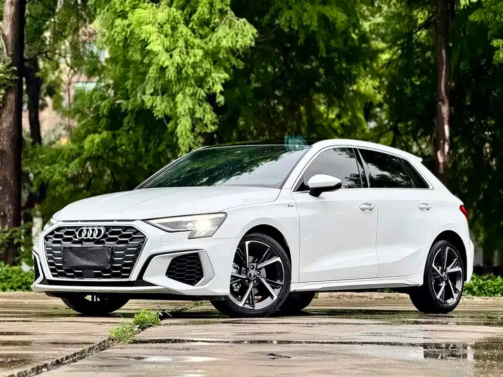 Audi A3 — фото 1