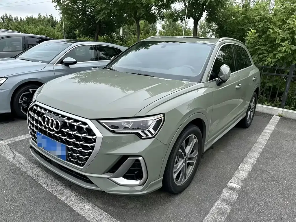 Audi Q3 — фото 1