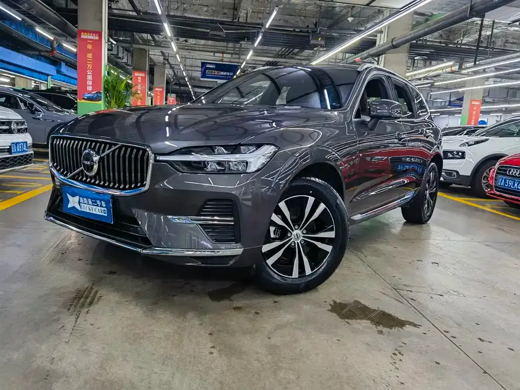 Volvo XC60 — фото 1