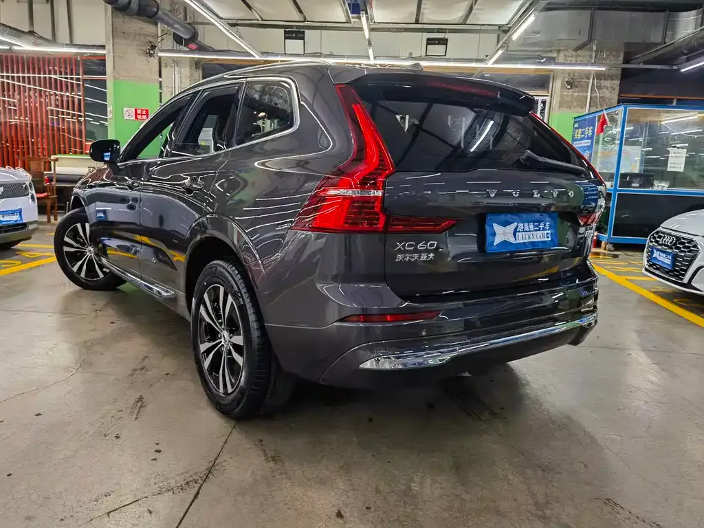 Volvo XC60 — фото 4
