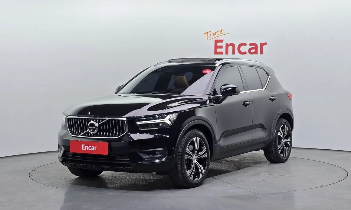 Volvo XC40 — фото 1