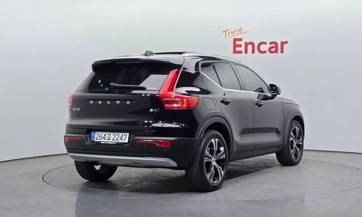 Volvo XC40 — фото 6