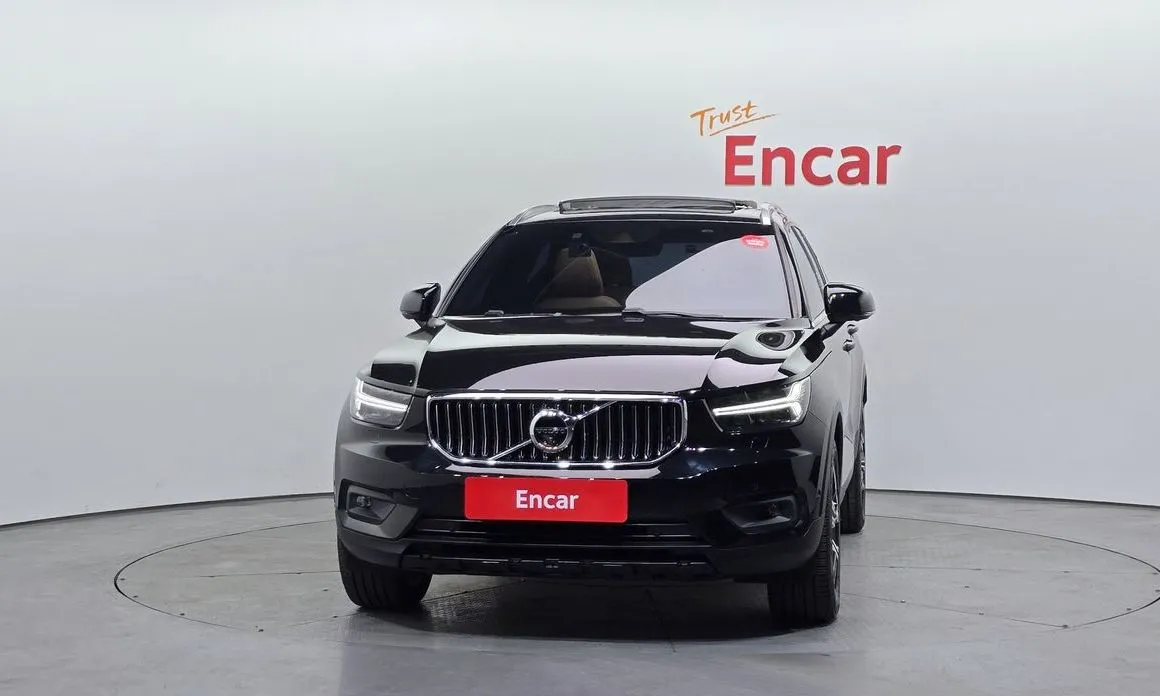 Volvo XC40 — фото 3
