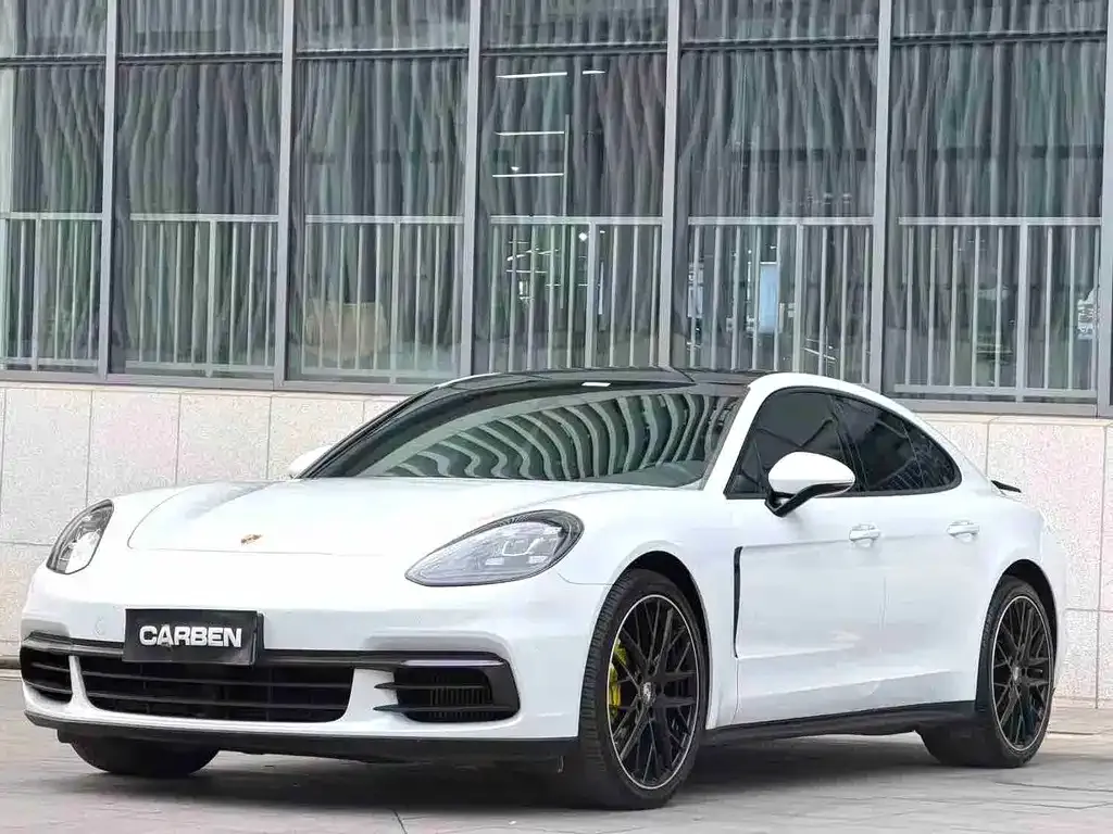 Porsche Panamera — фото 1