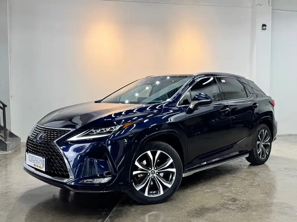 Lexus RX — фото 1