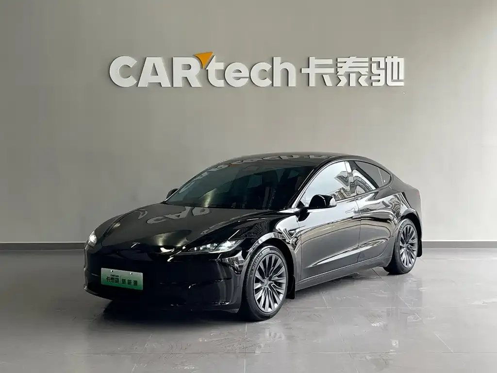 Tesla Model 3 — фото 1