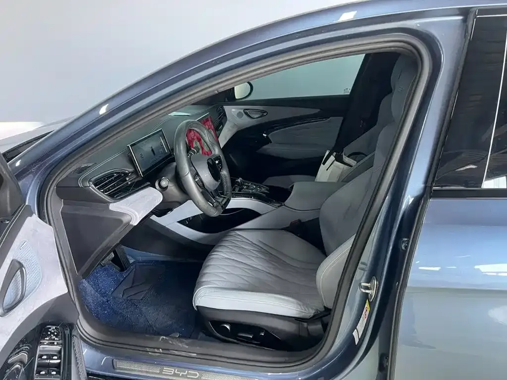 BYD Seal — фото 8