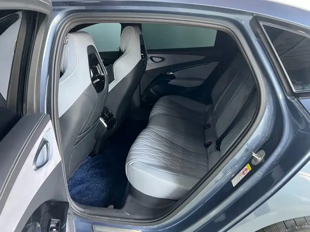 BYD Seal — фото 10