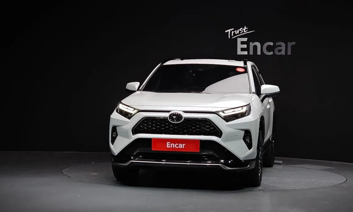 Toyota RAV4 — фото 5