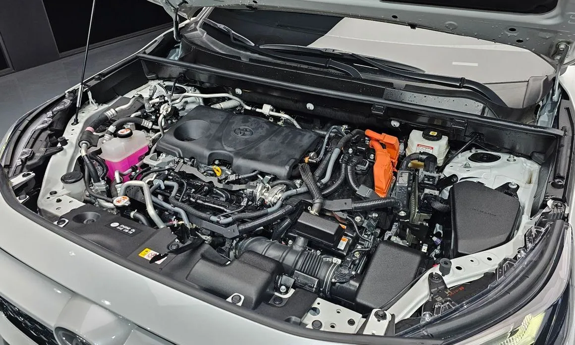 Toyota RAV4 — фото 8