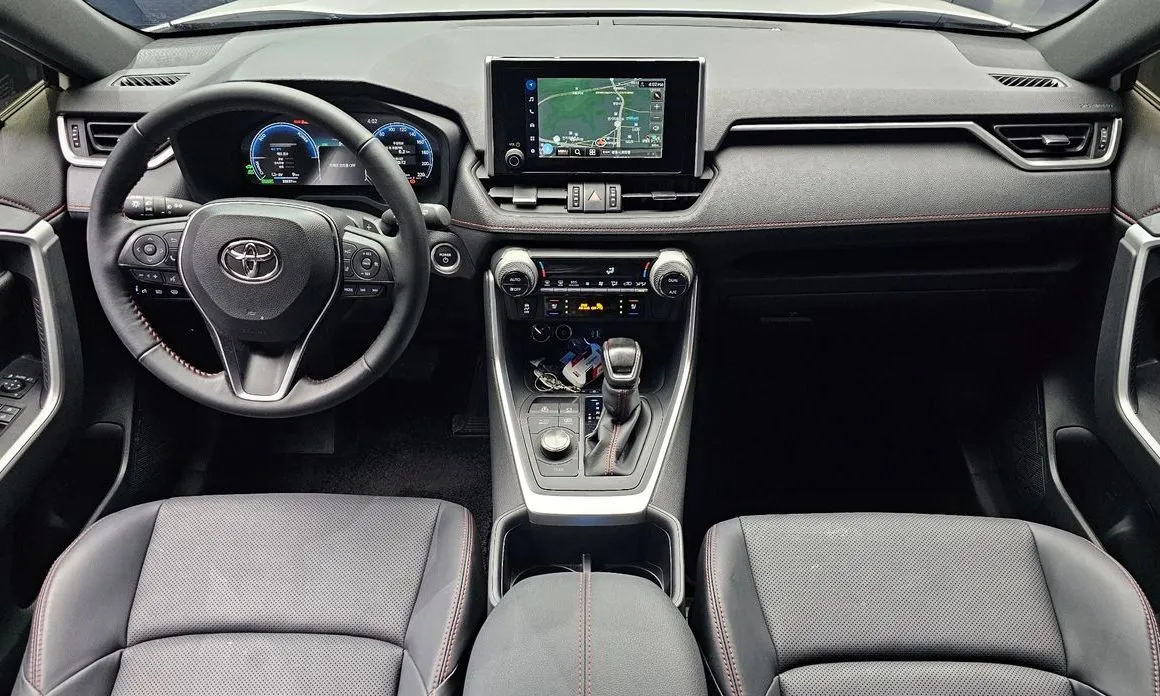 Toyota RAV4 — фото 7