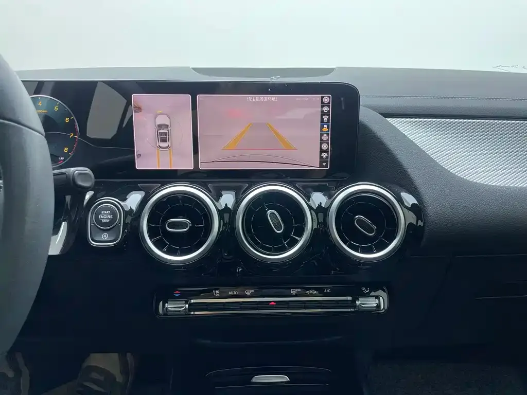 Mercedes-Benz GLA — фото 10