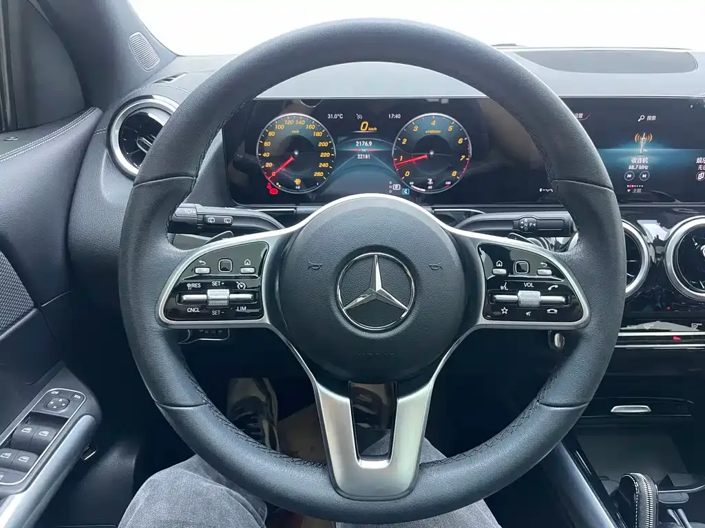 Mercedes-Benz GLA — фото 8