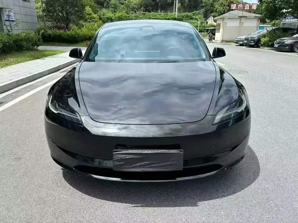 Tesla Model 3 — фото 8