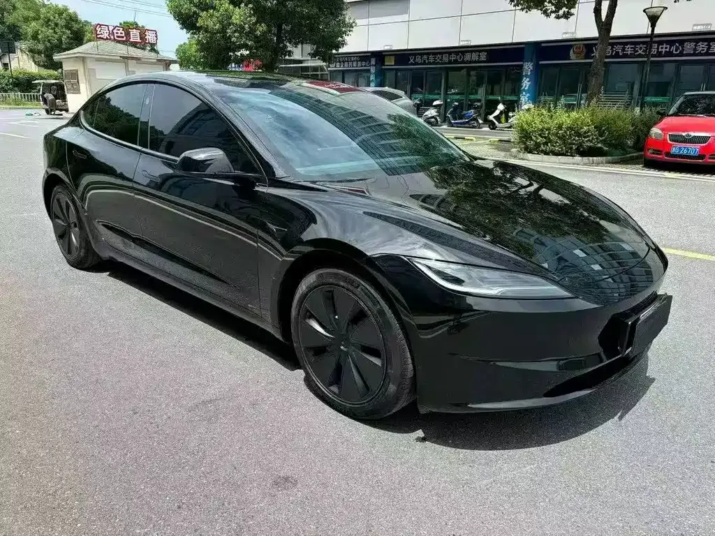 Tesla Model 3 — фото 6