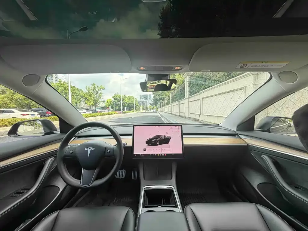 Tesla Model 3 — фото 6