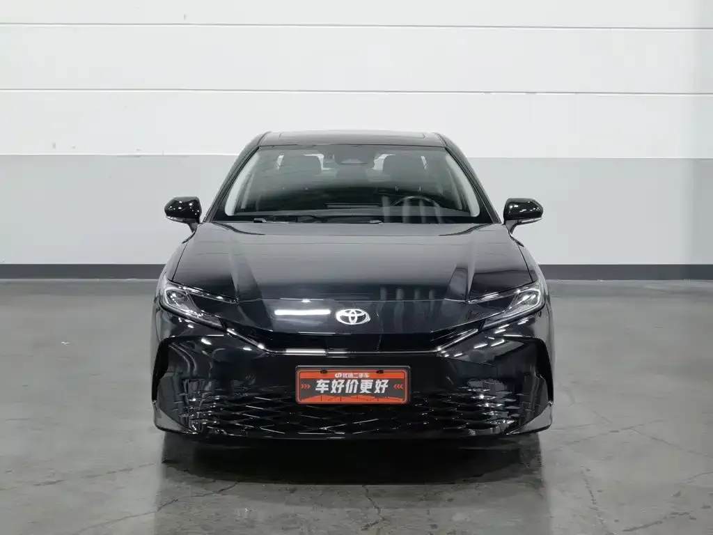 Toyota Camry — фото 5