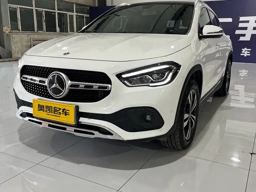 Mercedes-Benz GLA — фото 1