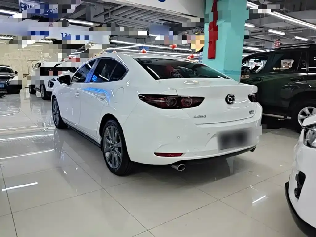 Mazda 3 Axela — фото 10