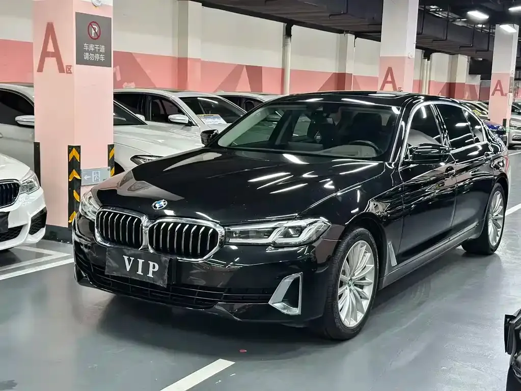 BMW 5 Series — фото 1