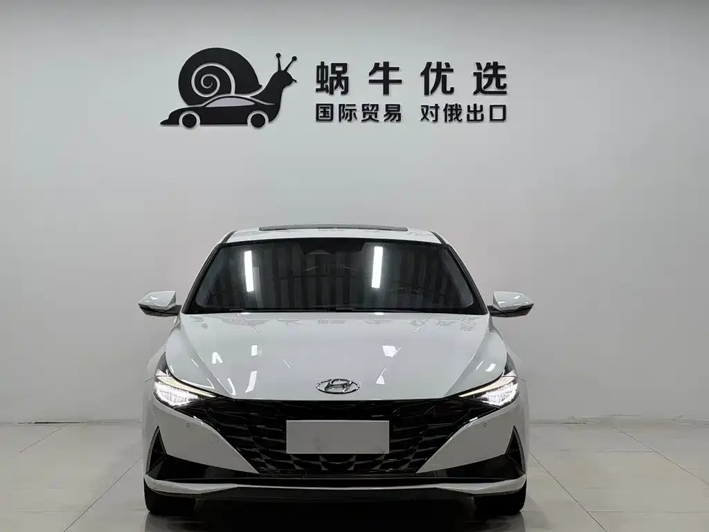 Hyundai Elantra — фото 2