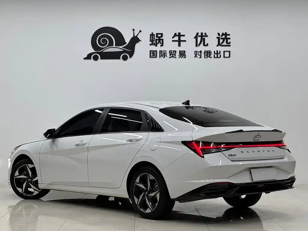 Hyundai Elantra — фото 3
