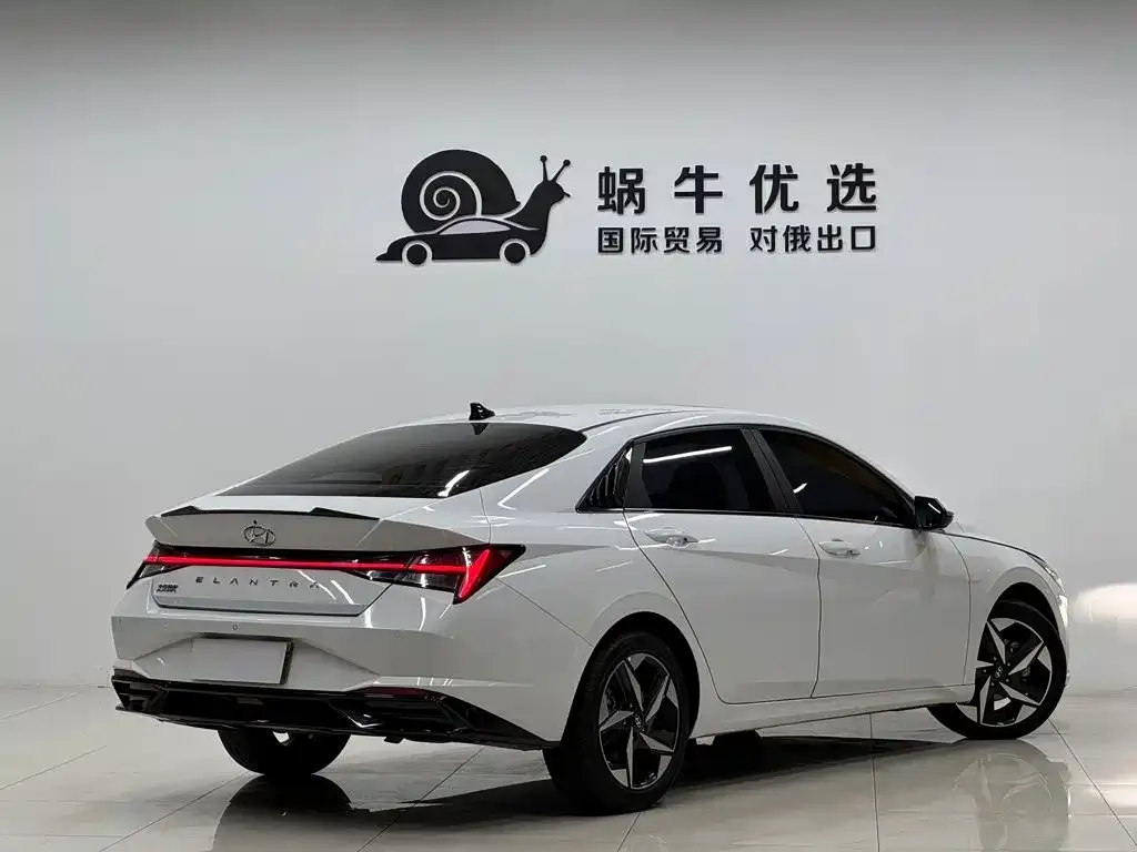 Hyundai Elantra — фото 9