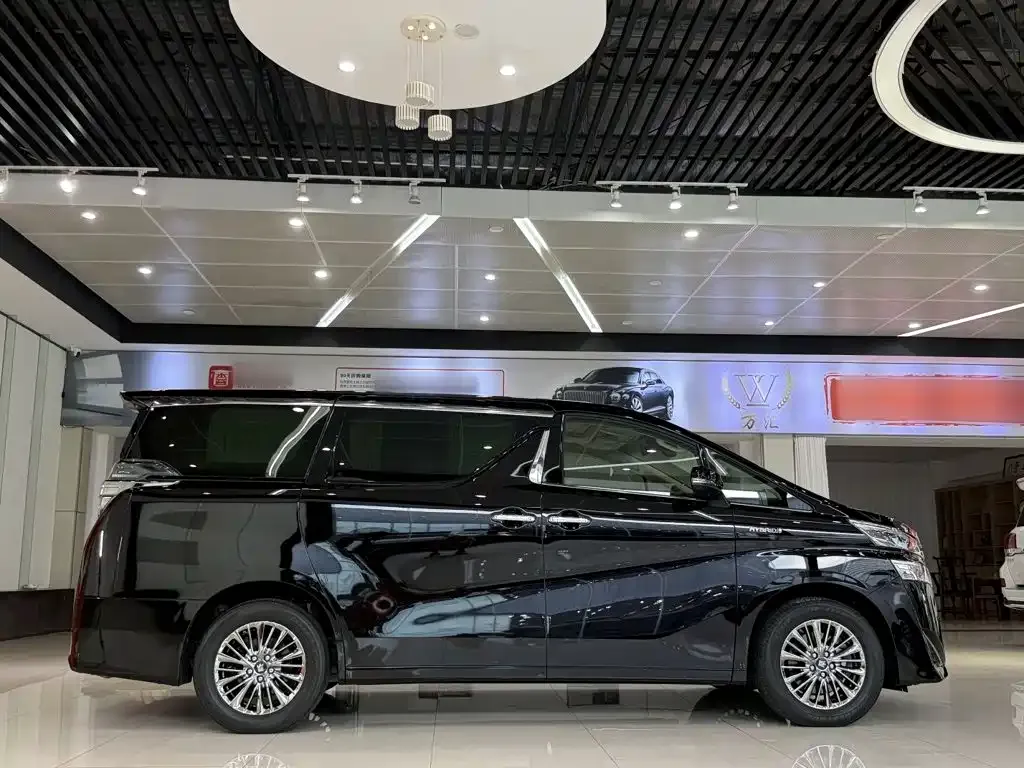 Toyota Vellfire — фото 4
