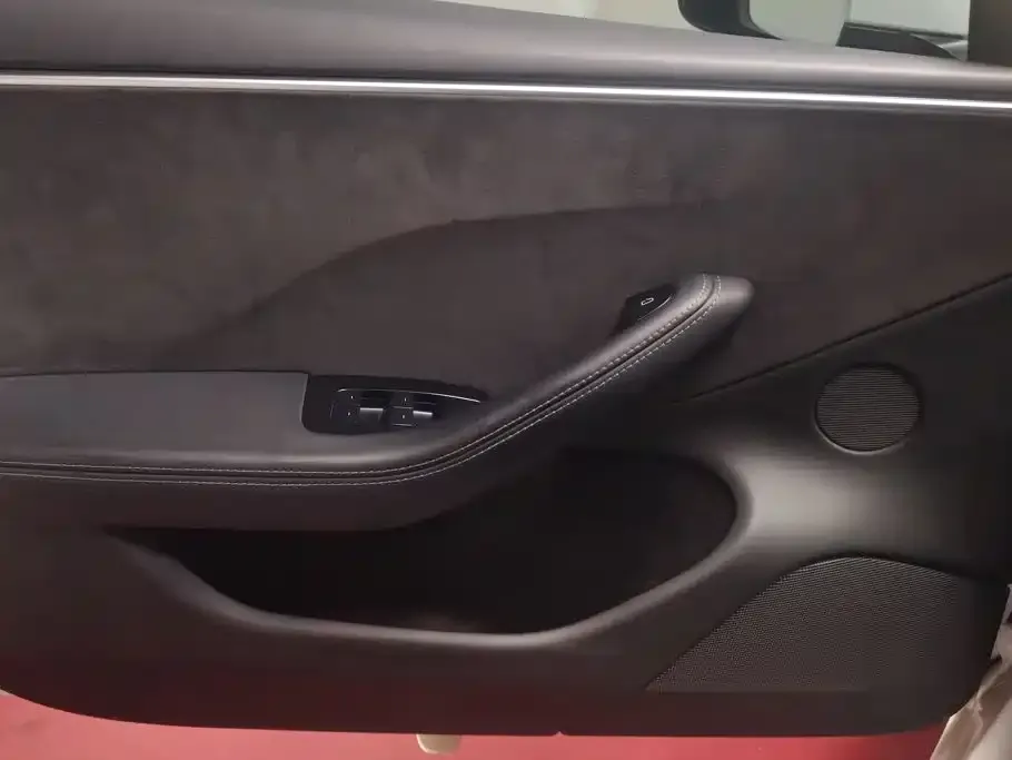 Tesla Model 3 — фото 2