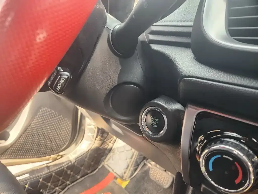 Toyota Yaris L — фото 6