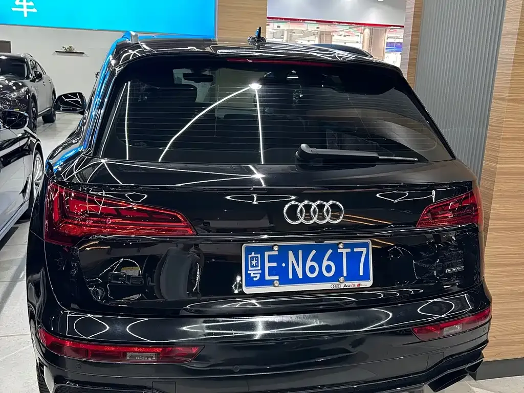 Audi Q5L — фото 6