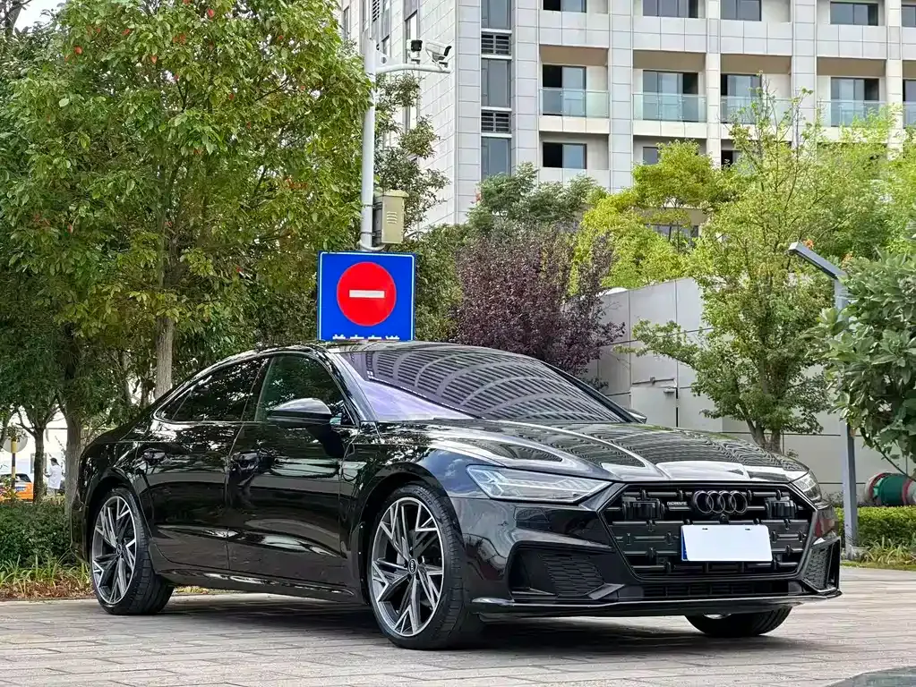 Audi A7L — фото 5