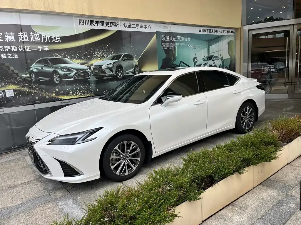 Lexus ES — фото 6