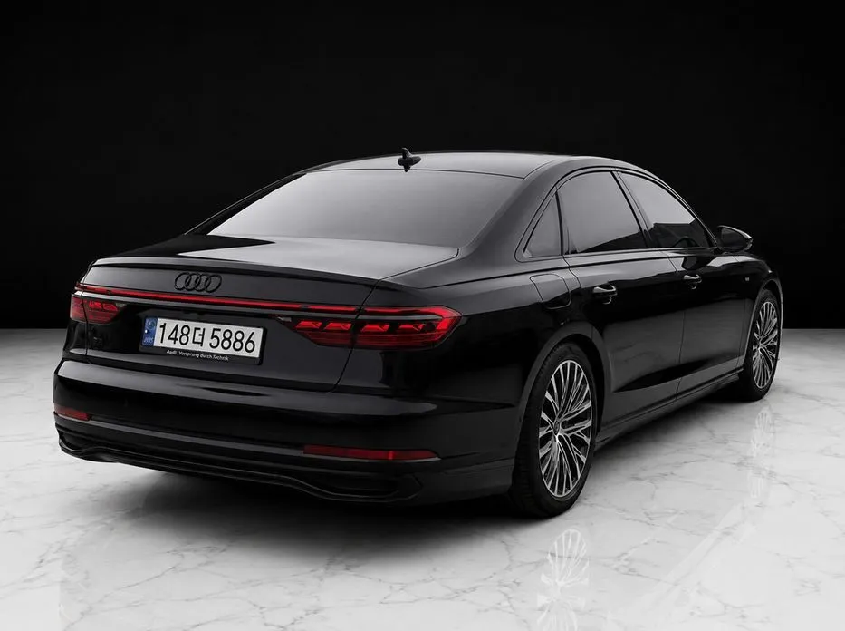 Audi A8 — фото 2