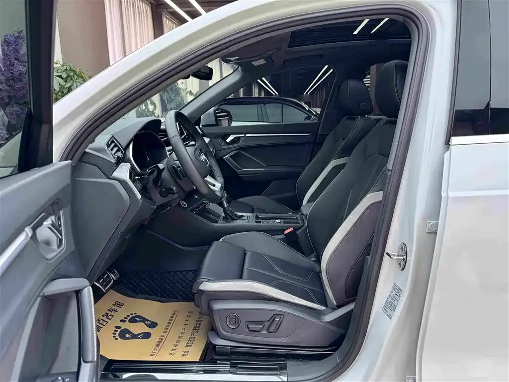 Audi Q3 — фото 10