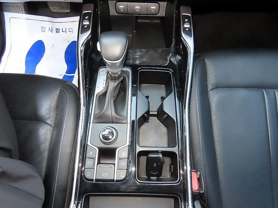 Kia Sorento — фото 9