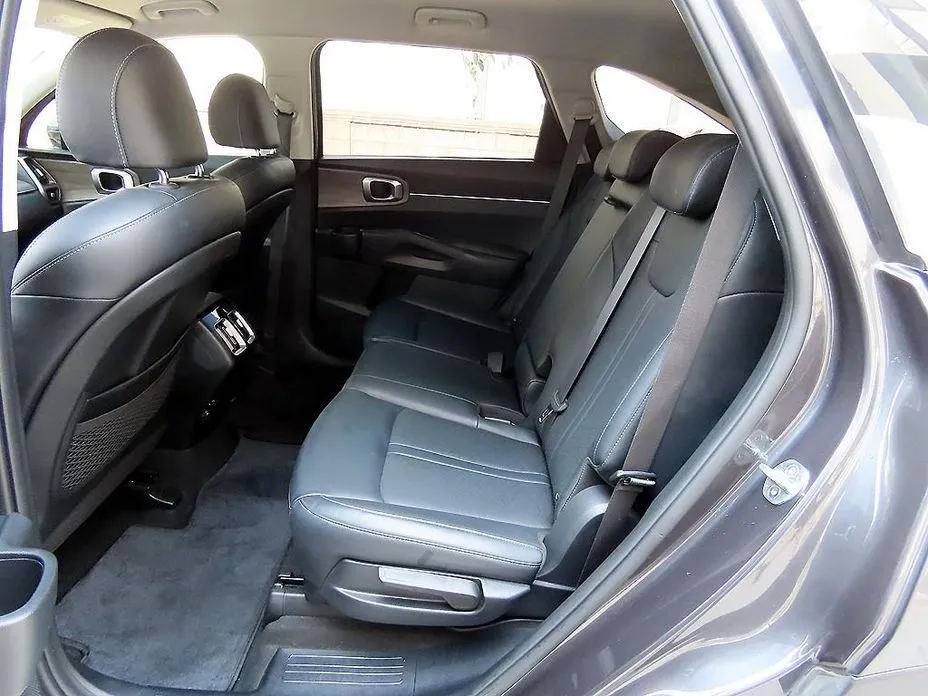 Kia Sorento — фото 4