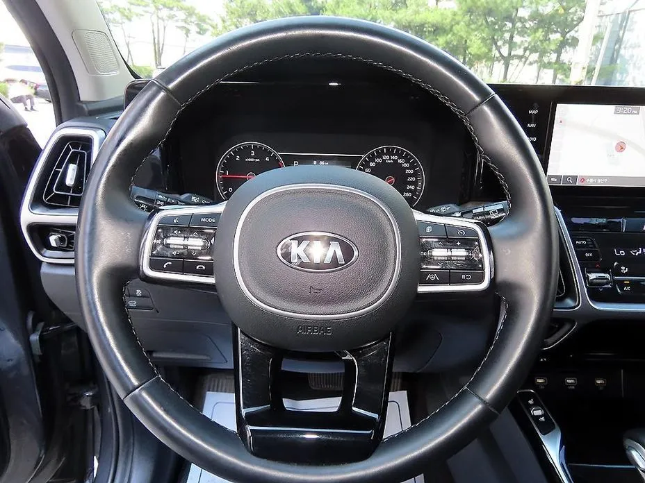 Kia Sorento — фото 10