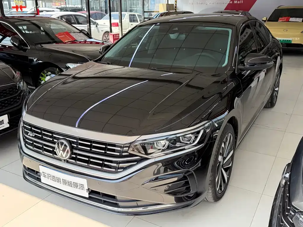 Volkswagen Passat — фото 1