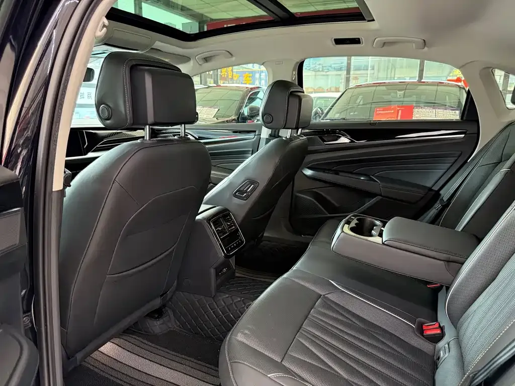 Volkswagen Passat — фото 10