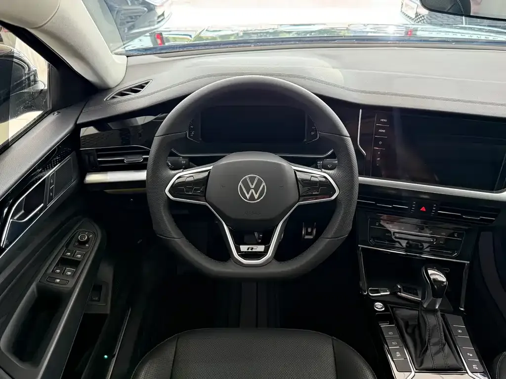 Volkswagen Passat — фото 6
