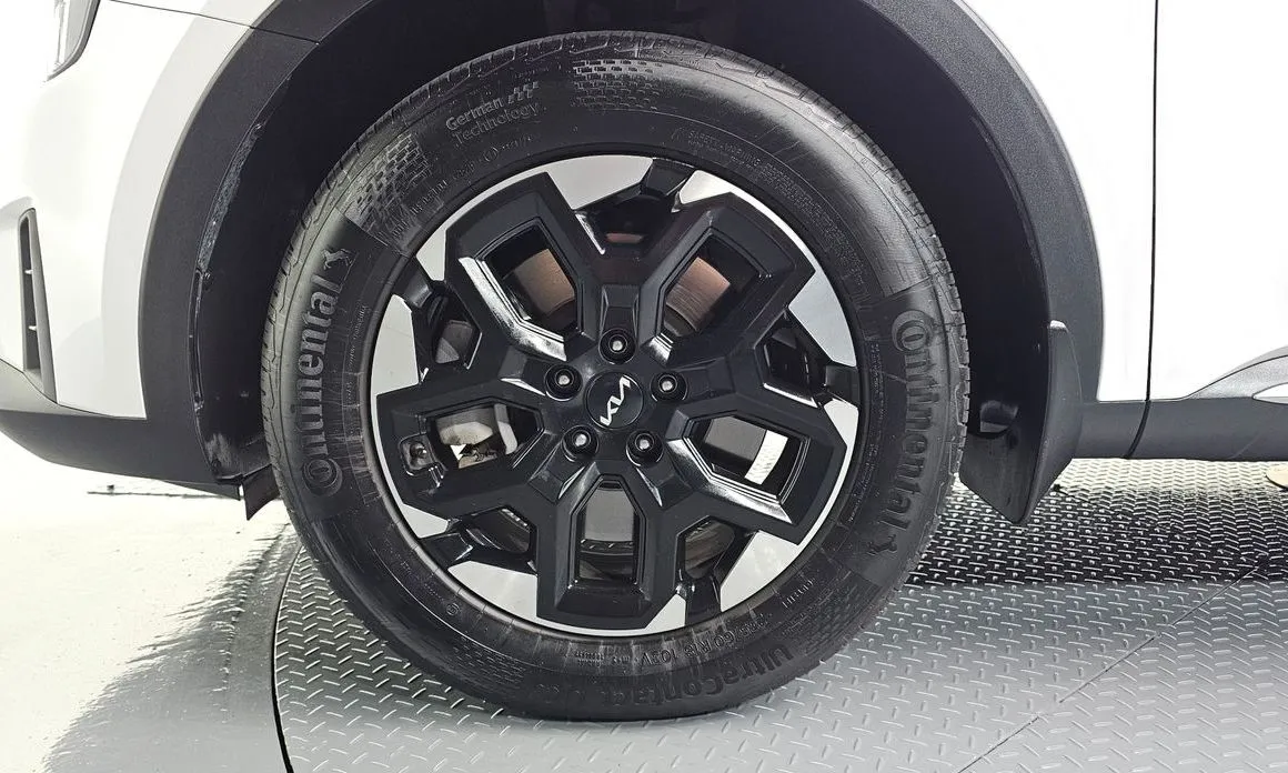 Kia Sorento — фото 10