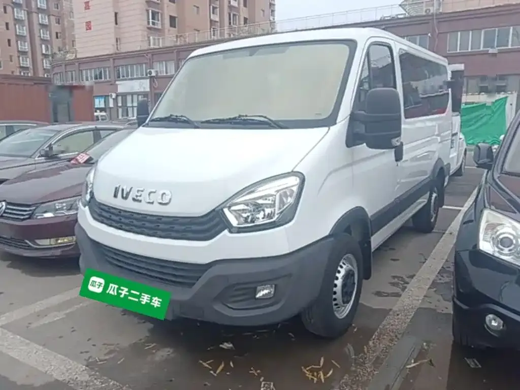 IVECO Ousheng — фото 1