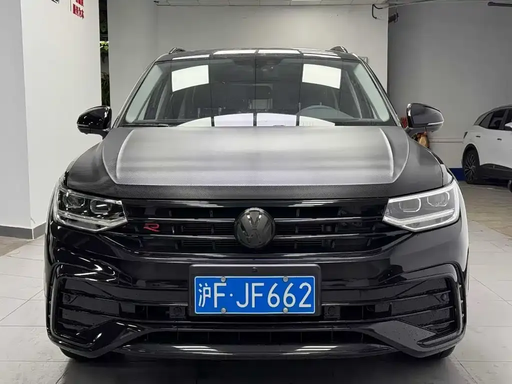 Volkswagen Tiguan L — фото 3