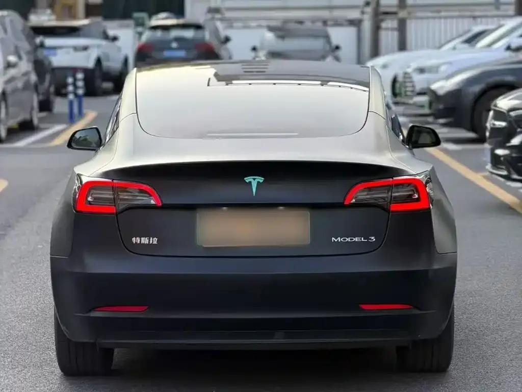 Tesla Model 3 — фото 2