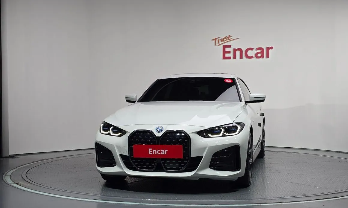 BMW i4 — фото 4