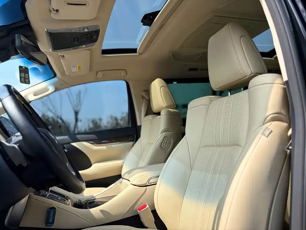 Toyota Alphard — фото 6