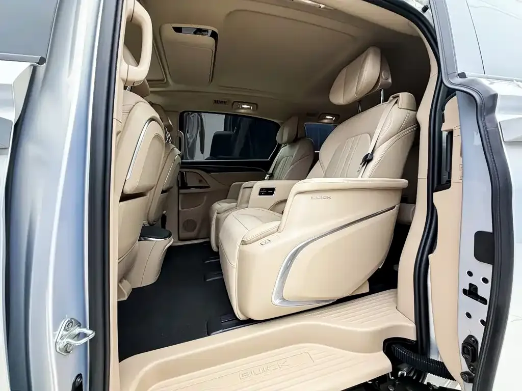 Buick GL8 Hybrid — фото 3