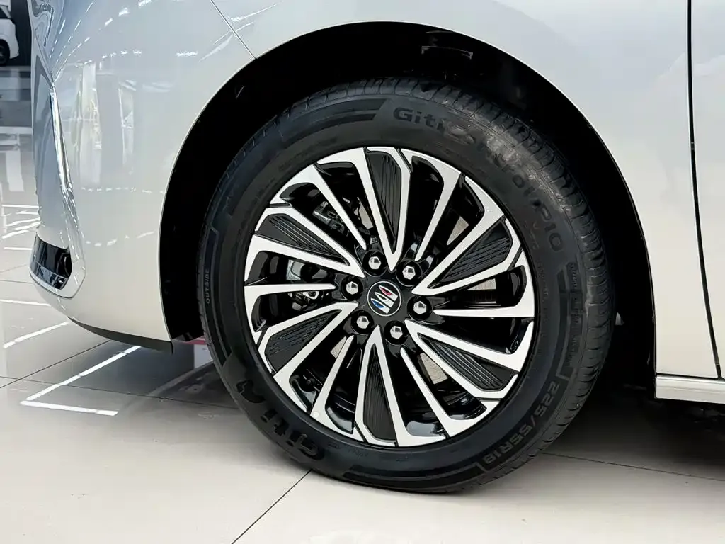 Buick GL8 Hybrid — фото 5
