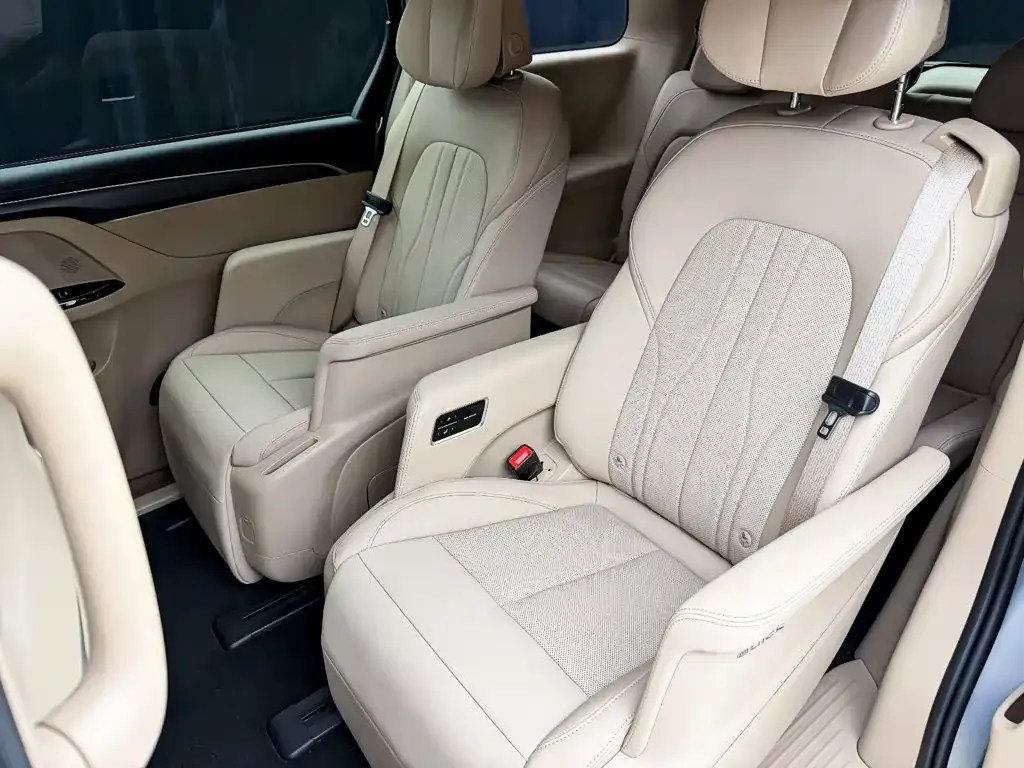Buick GL8 Hybrid — фото 9